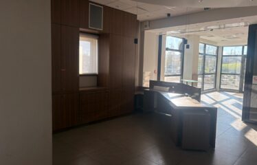 Location local 236 m² – L&rsquo;Isle d&rsquo;Abeau